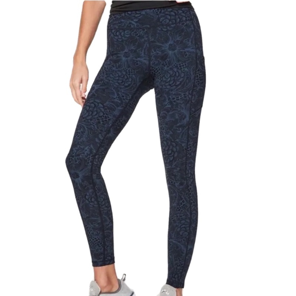 Lululemon Speed‎ Up Tight Full-On Luxtreme 28" Size 6
Nouveau Mach Blue Black